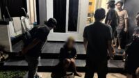 respon 110 polri, polsek Banjarmasin utara amankan pria mas3uk rumah warga